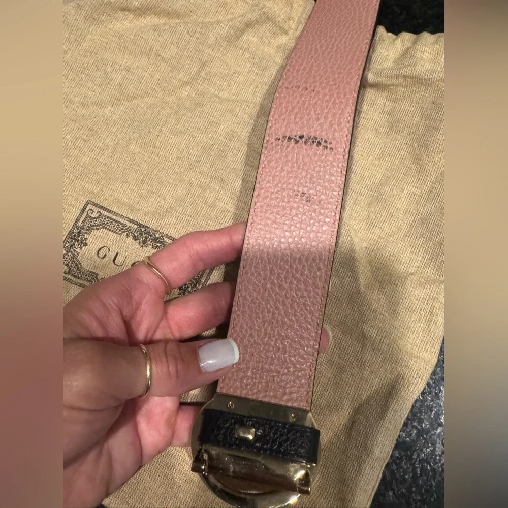 Gucci Black and Pink Belt with Gold GG Buckle - Authentic 

Reposhed - Picture 6 of 9